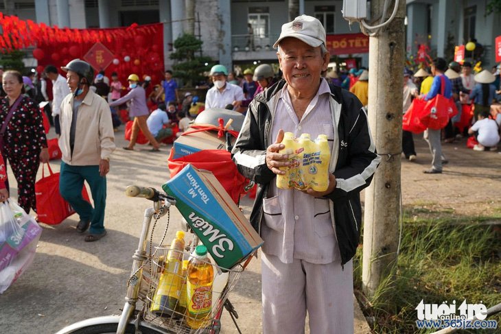 Xuôi mái chèo về Cà Mau đi chợ Tết 0 đồng - Ảnh 9.